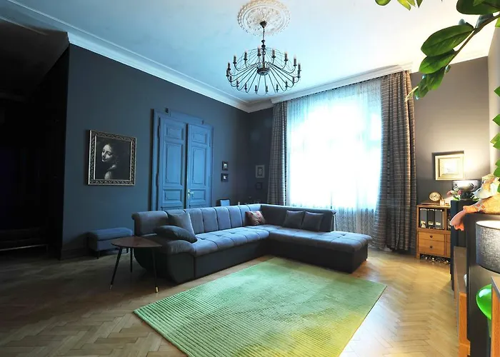Victoria Apartment