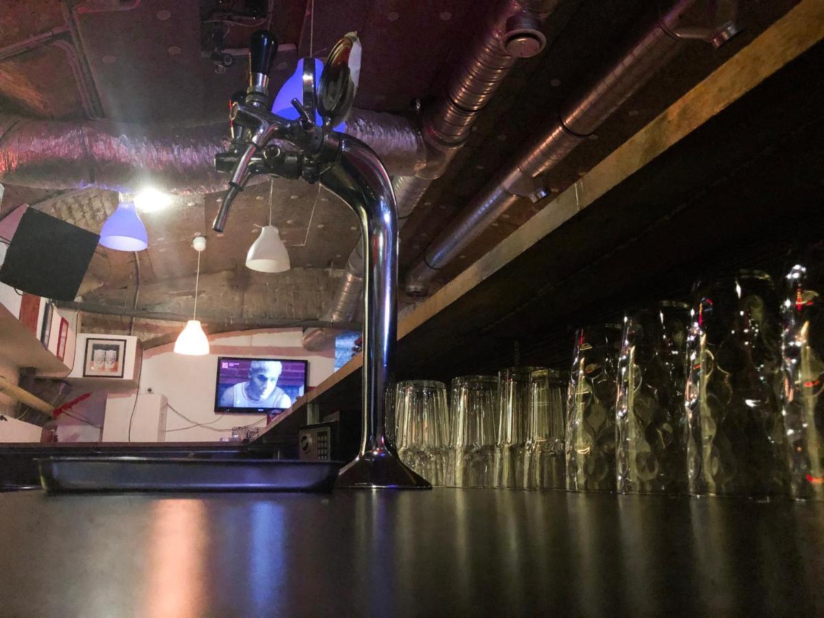 Whole Basement Former Pub For Stag Do, Bachelor House Party Flat Apartamento *