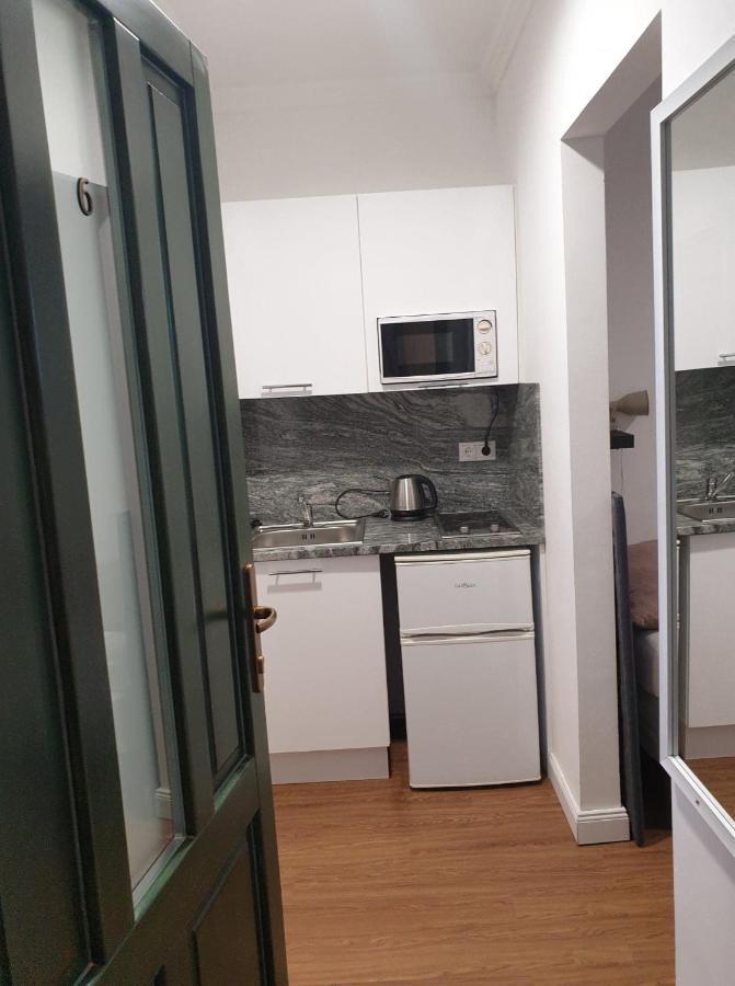 Ejjeli Bagoly Etterem Es Panzio Bed & Breakfast Budapest