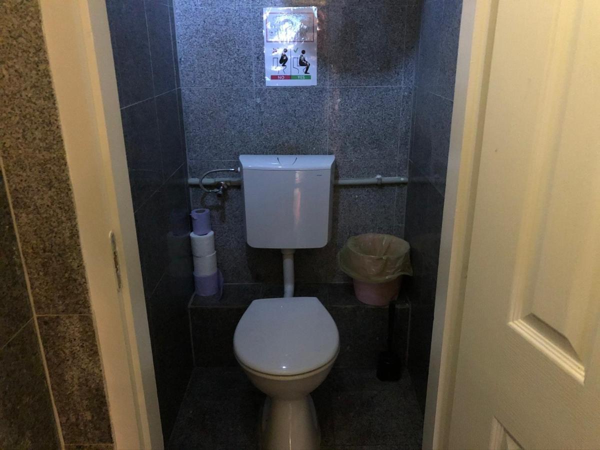 Apartamento Whole Basement Former Pub For Stag Do, Bachelor House Party Flat Budapest