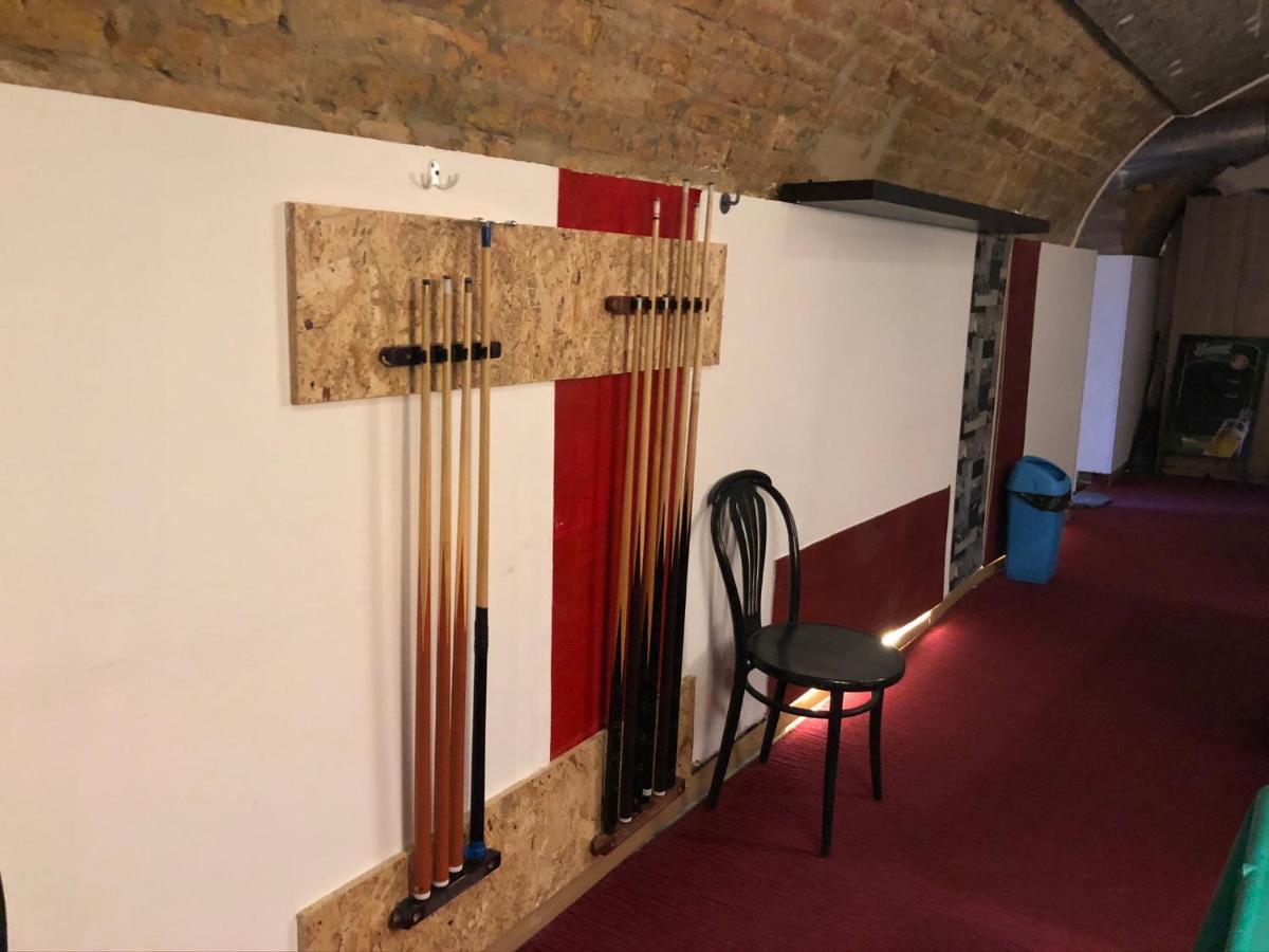 Apartamento Whole Basement Former Pub For Stag Do, Bachelor House Party Flat *