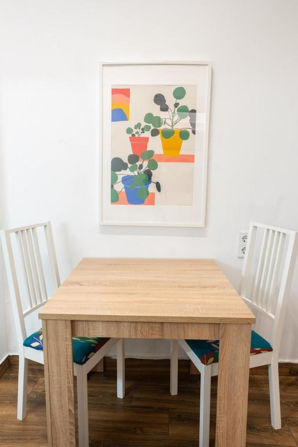 Cozy & Quiet Near Kiraly Street Free Parking, Ac, Perfect For 4 Guests! Budapest