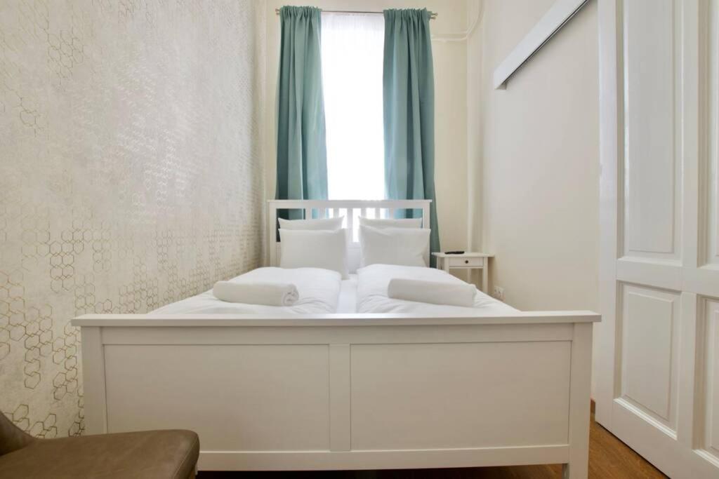Premium By Hi5-vaci Str. 3 Bedroom Budapest