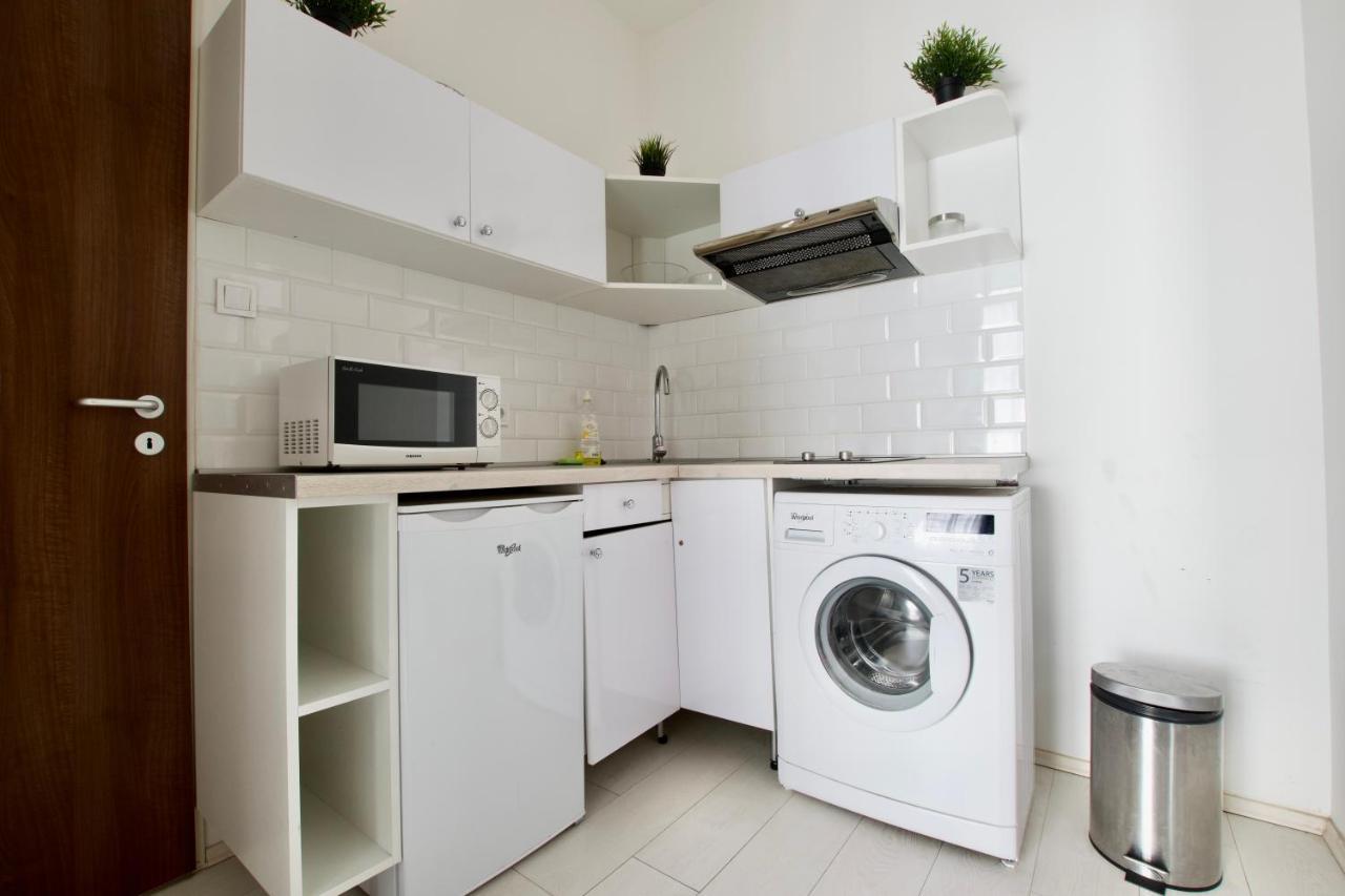 Premium By Hi5 - Astoria Square