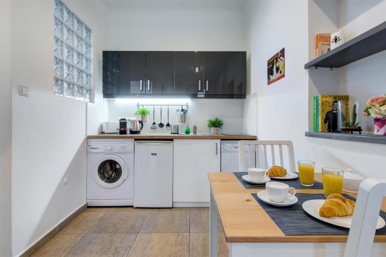 Apartment Premium Szervita Square Budapest