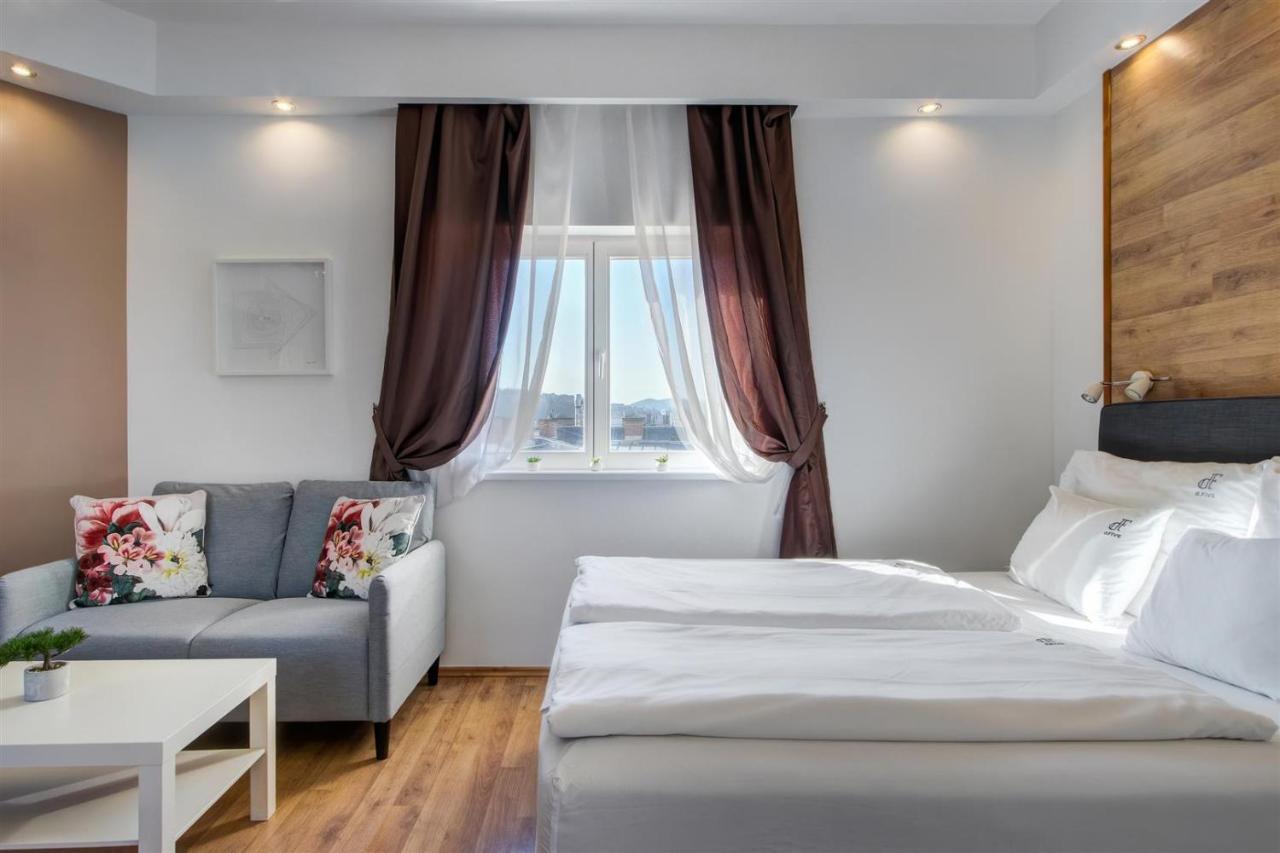 Premium Szervita Square Budapest