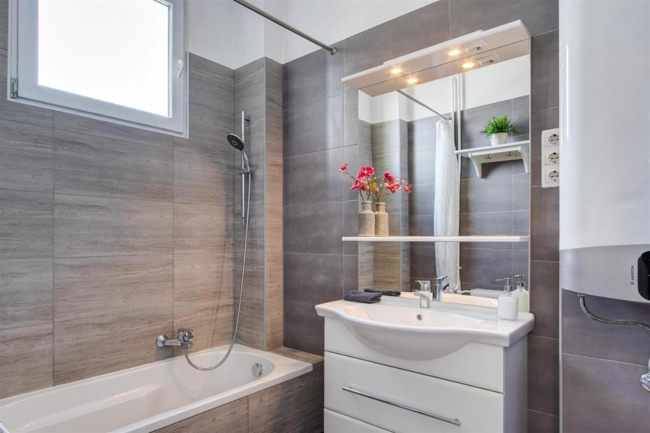 Apartment Premium Szervita Square *