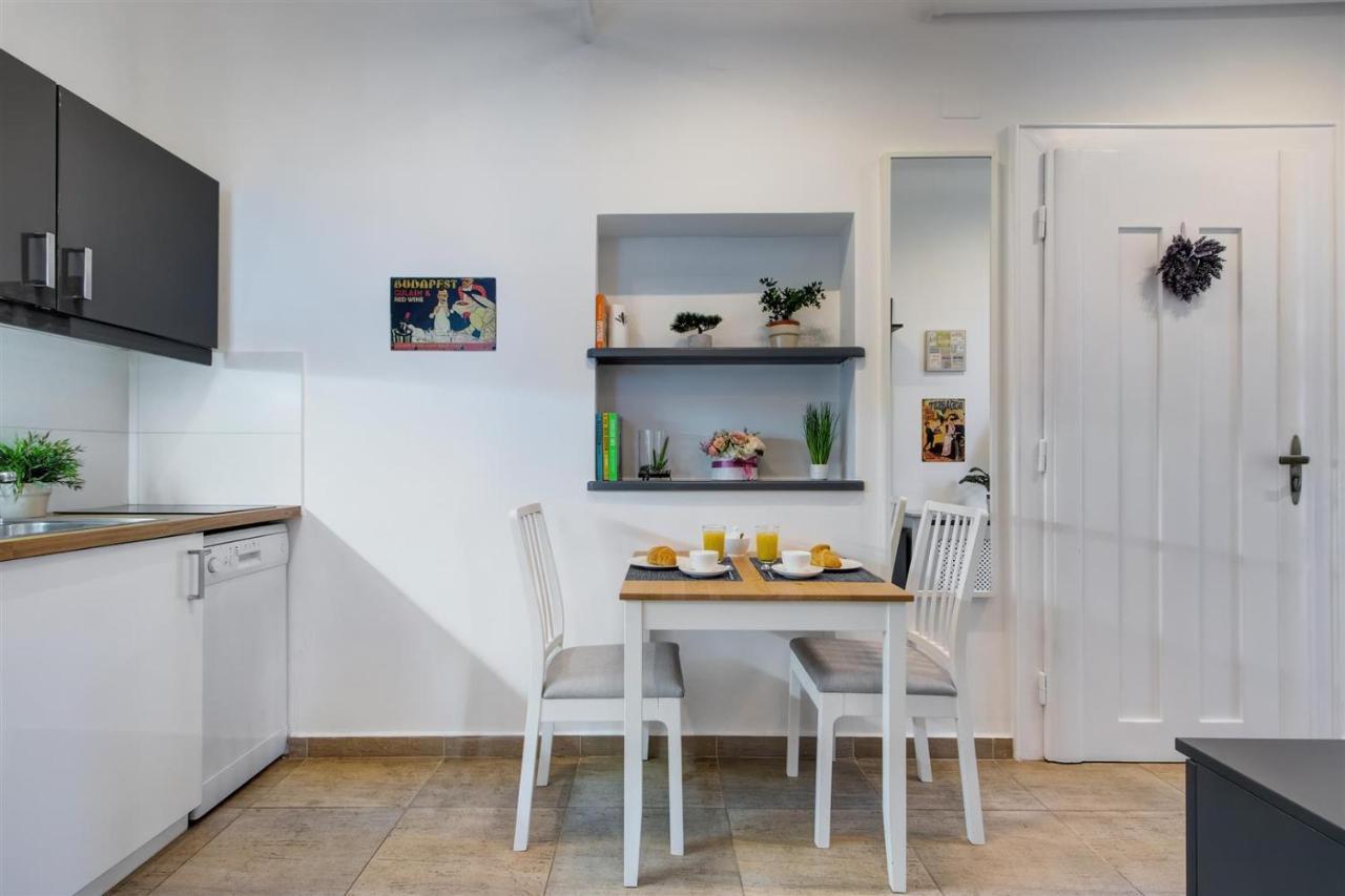 Premium Szervita Square Apartment Budapest