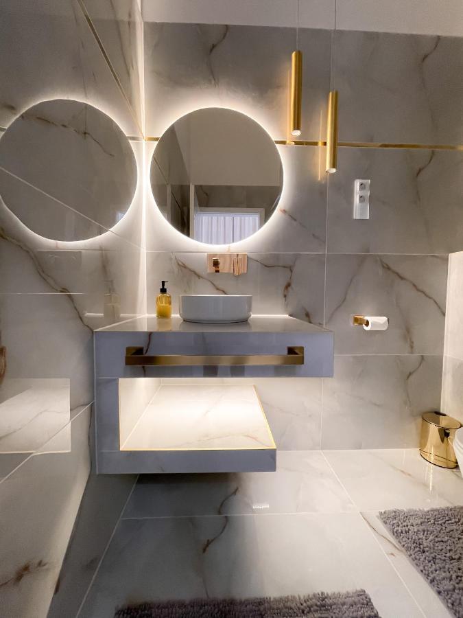 St Stephen Luxury With Jacuzzi And Sauna Apartamento
