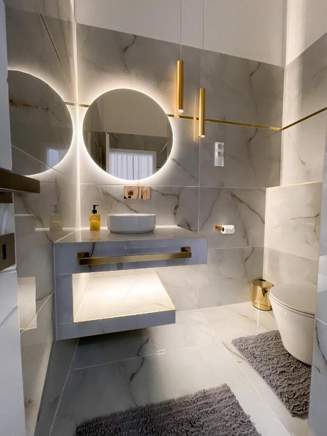 St Stephen Luxury With Jacuzzi And Sauna Apartamento *