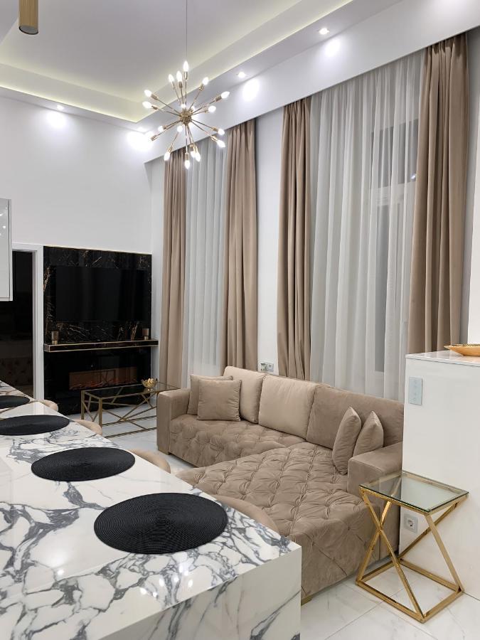St Stephen Luxury With Jacuzzi And Sauna Apartamento *