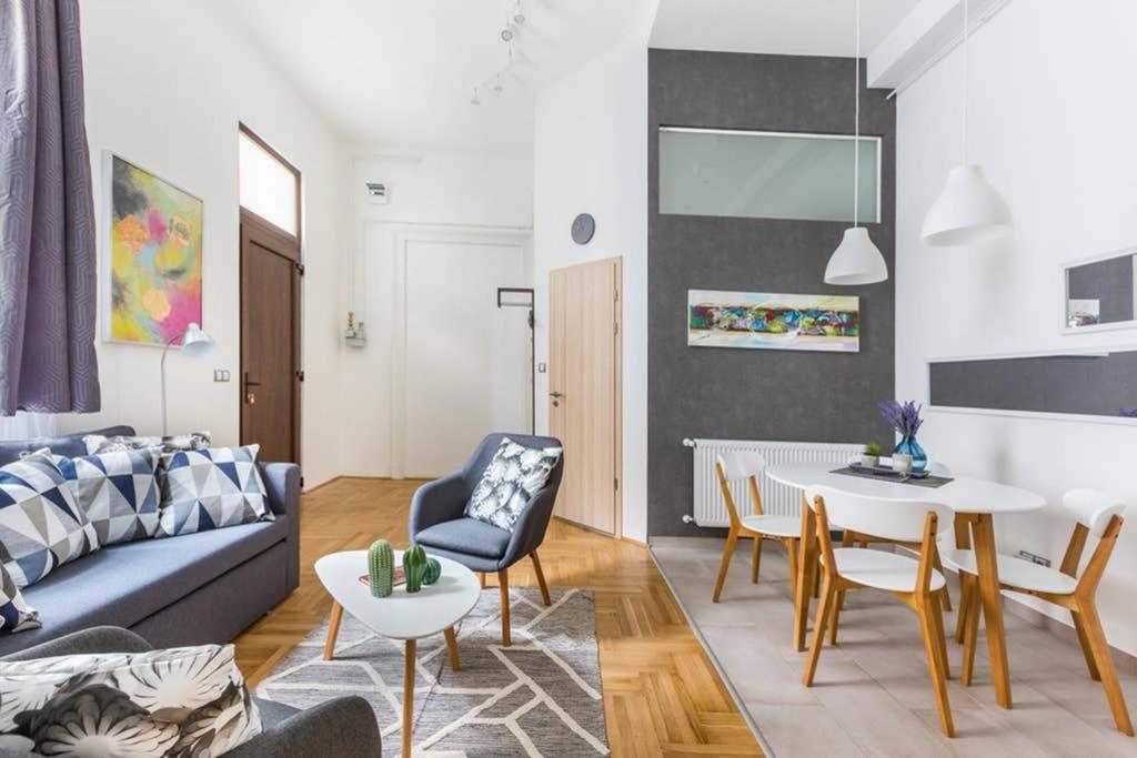 Apartamento Your Well Deserved Happy Place With Love Budapest