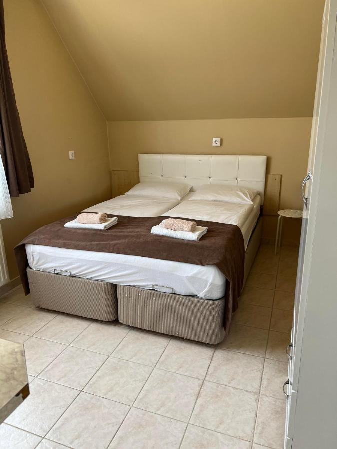 Irini Panzio Guest house 2*
