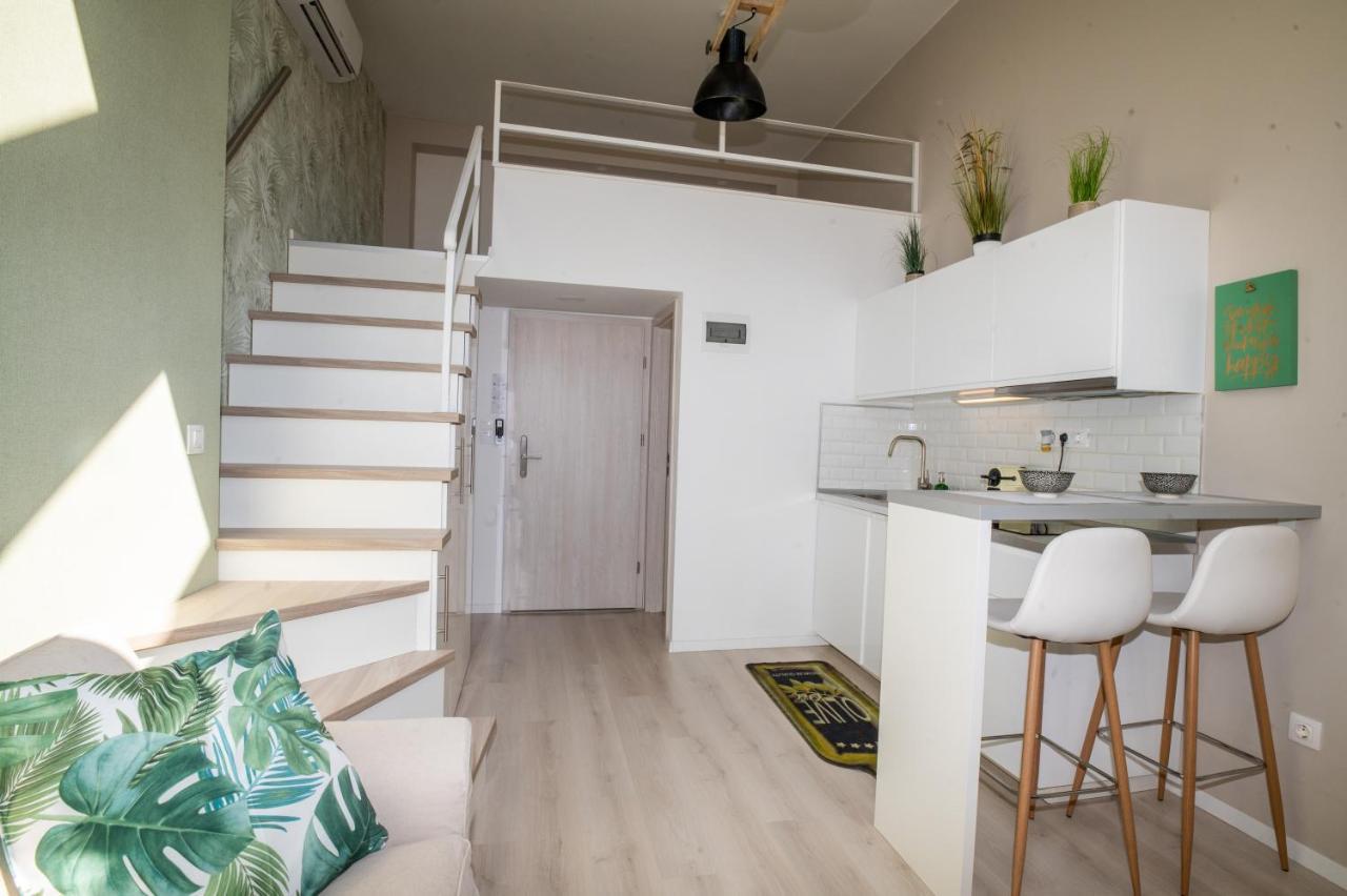 Apartment Palms *