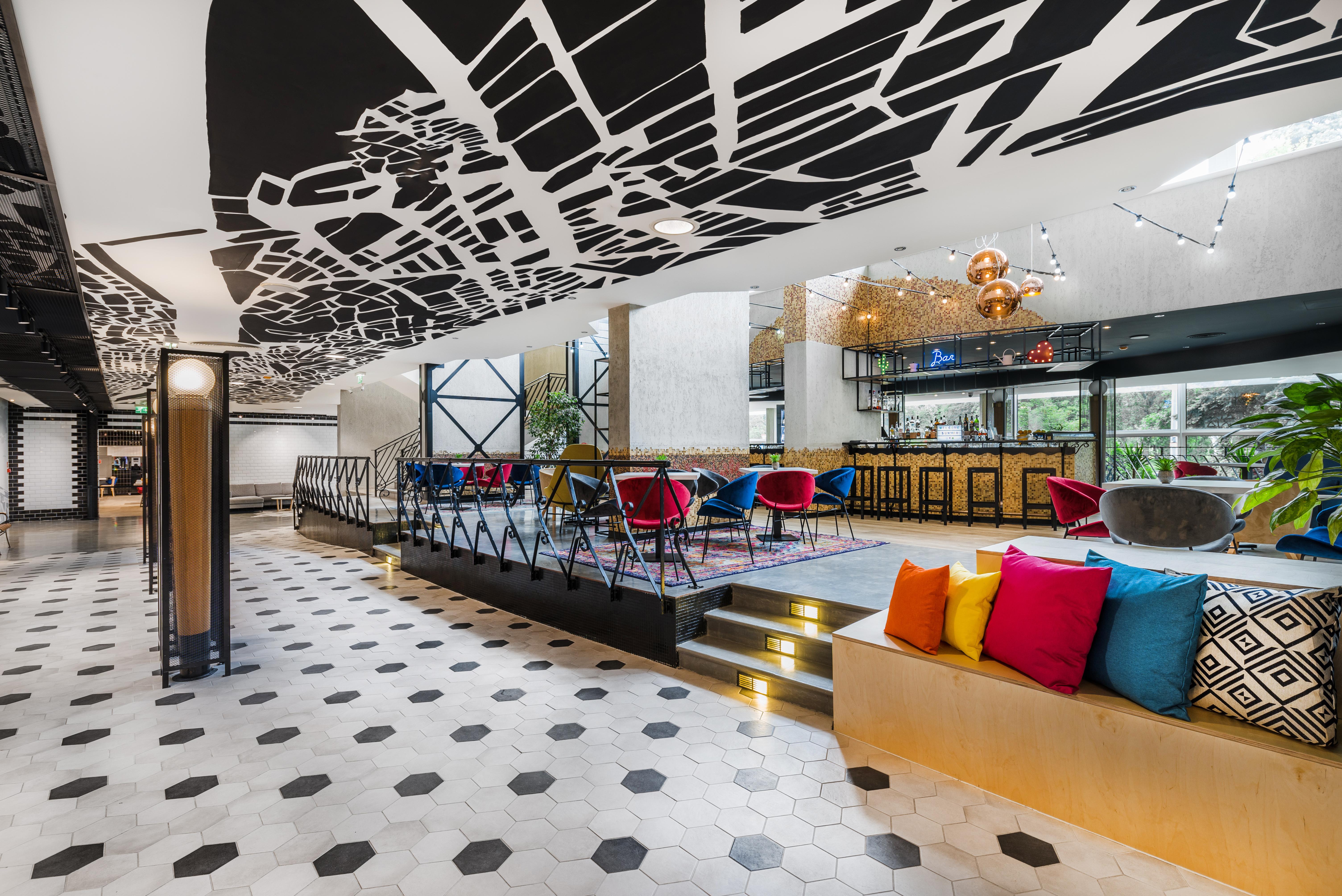 Mercure Castle Hill 4*