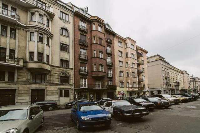 Comedy Apartment