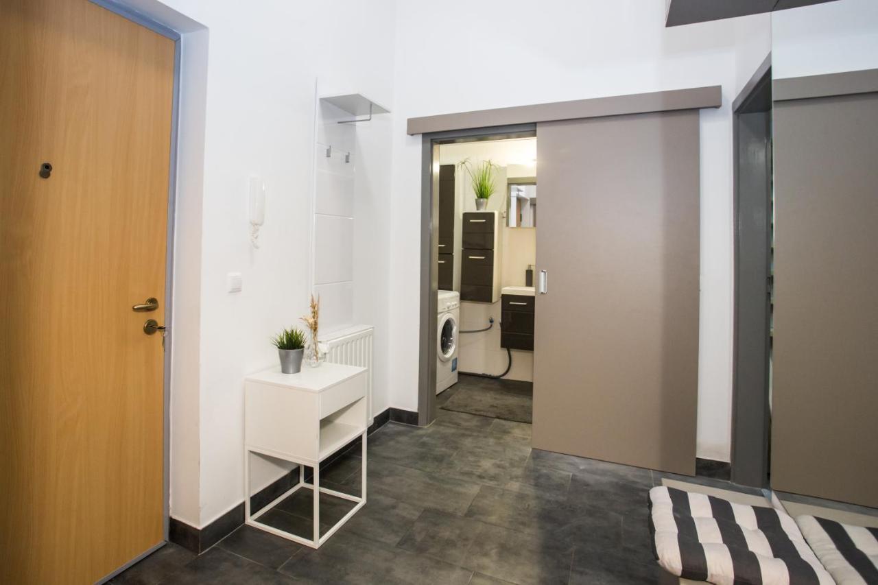 Apartment Mangold
