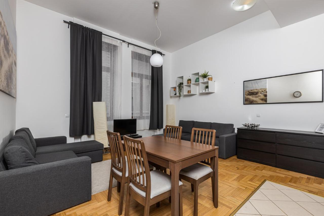 Lejlighed Cosy 1 Bedroom In Gozsdu Court Budapest
