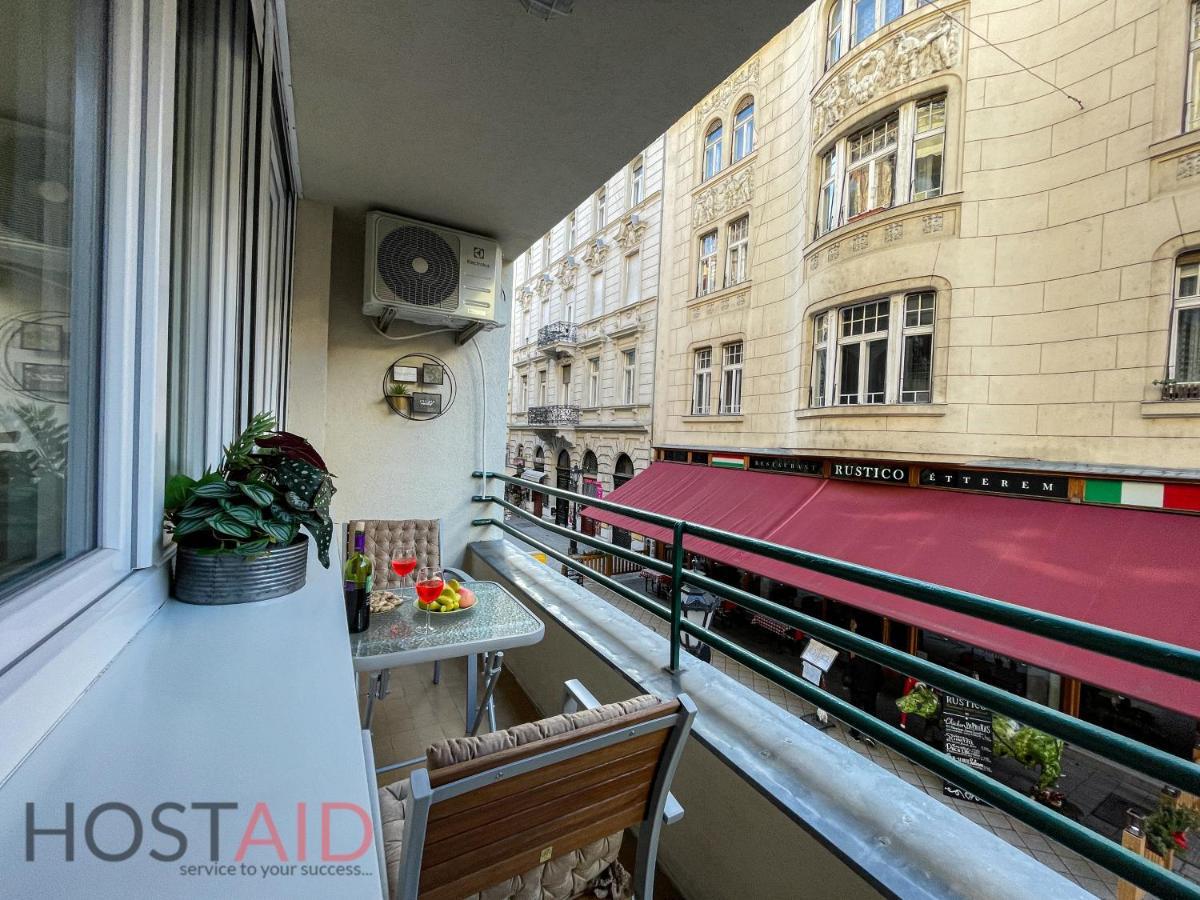 V68 Design - Hostaid Budapest