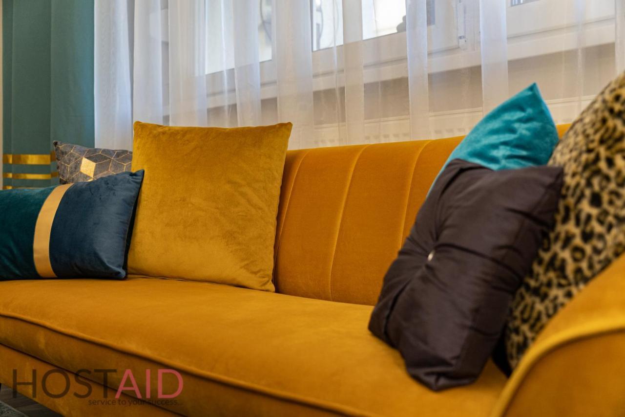 V68 Design - Hostaid Budapest