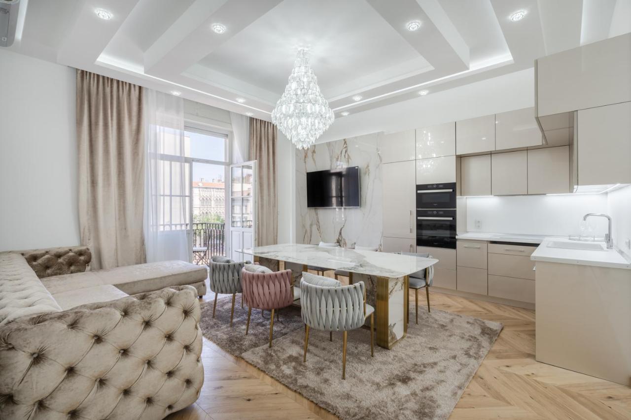 Heart Of Luxury With Amazing View