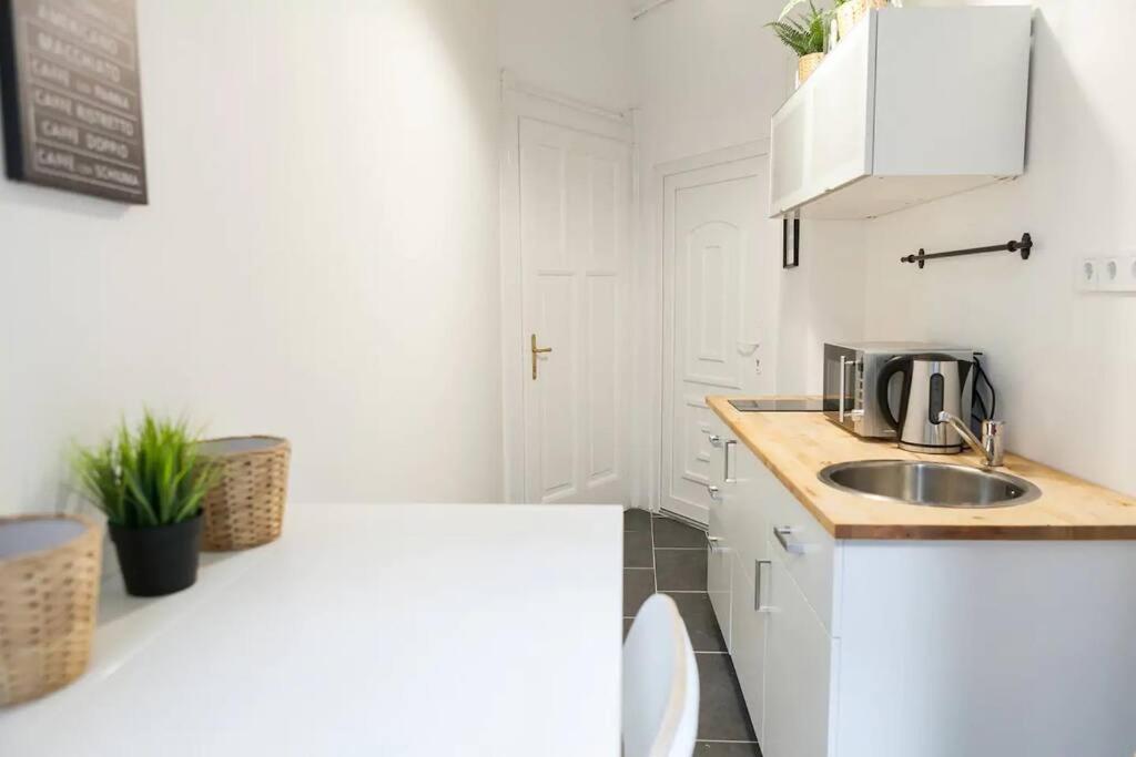30m2 A/c Apartment, 3 Min From Ny Cafe Lägenhet Budapest
