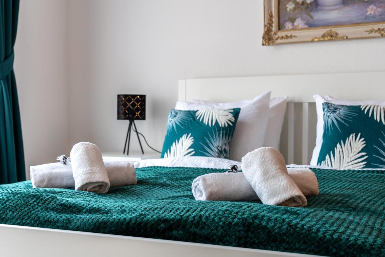 Romantic Secret Garden Apartment Budapest