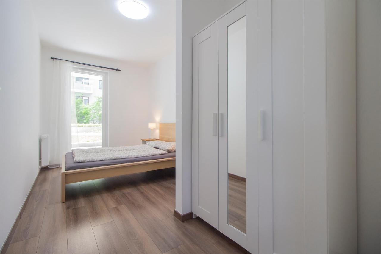 Corvin Modern Two Bedroom Free Parking