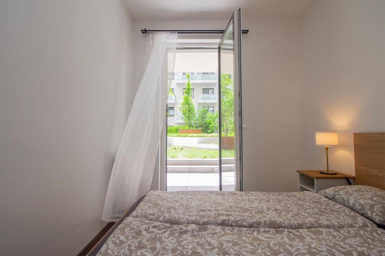 Apartment Corvin Modern Two Bedroom Free Parking