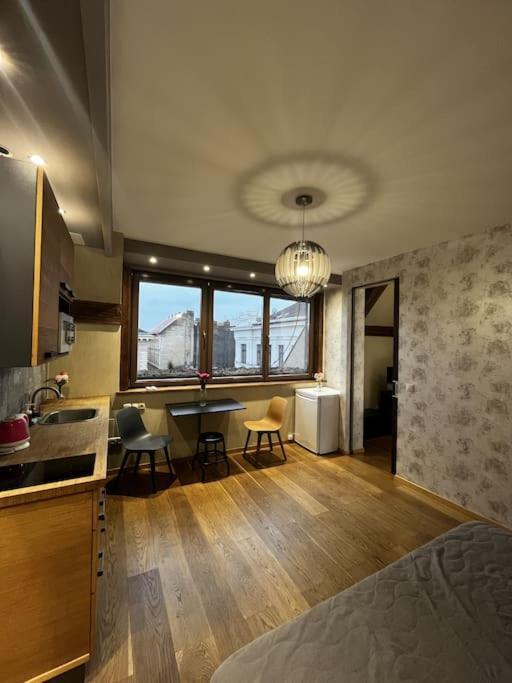 Elegant Rooftop Studio With Shared Terrace And Jacuzzi Appartement *