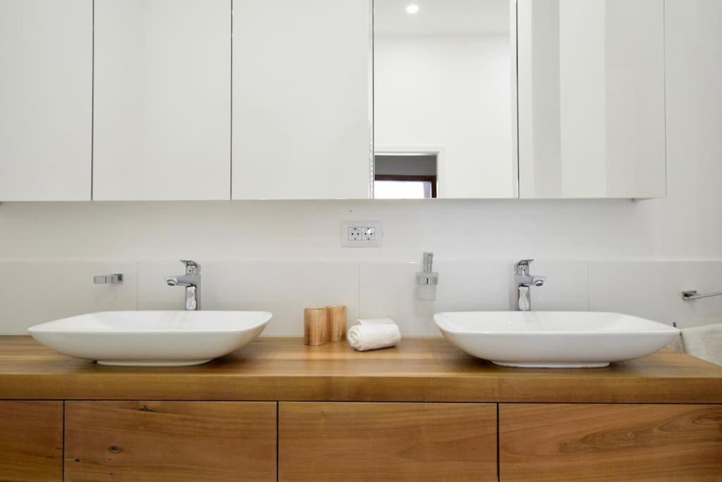 Luxury By Hi5 - Broadway Apartman Budapest
