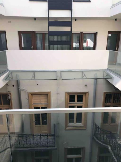 Lägenhet Luxury Cozy 2 Bdr Downtown Apt.2 *