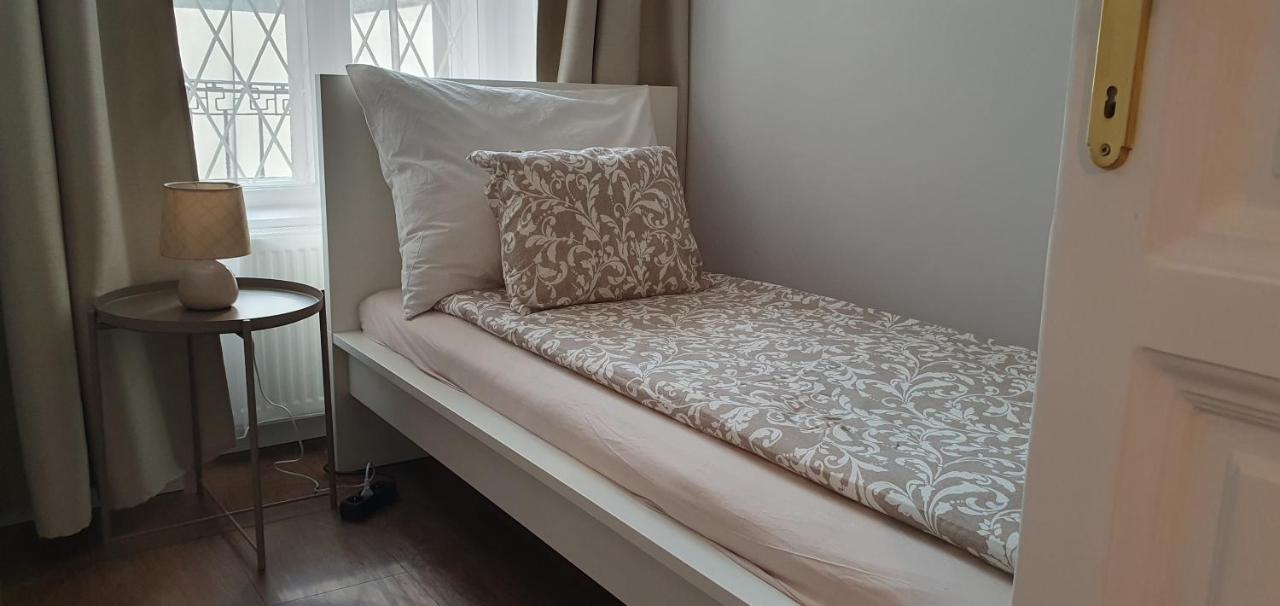 Downtown Heart 3bdr Jokai Square Ac Apartmán *
