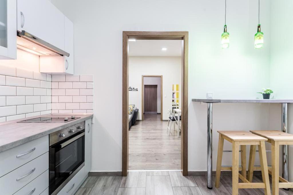 Paralello Universo-supercentral By Nw Apartment