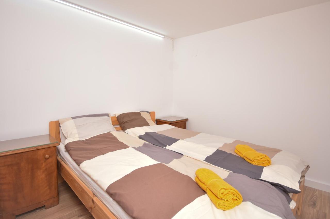 Perfect Place In For 2-4 People Appartement *