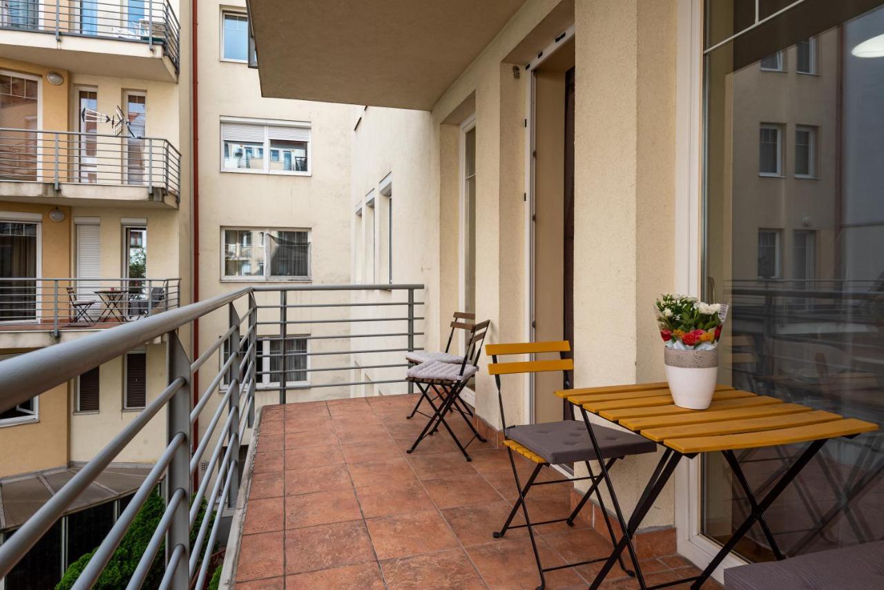 Pesti Apartment&free Parking Apartamento *