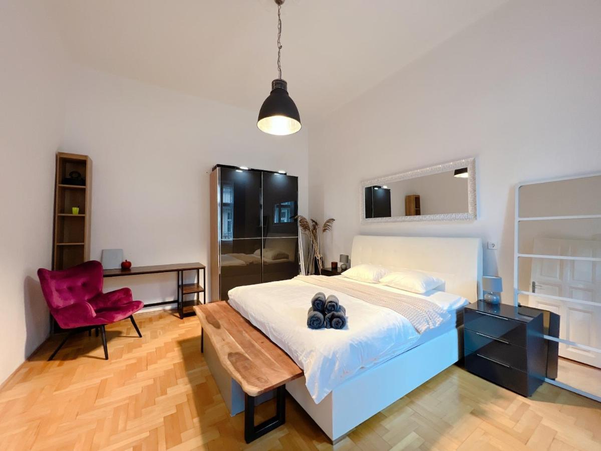 Duplex Penthouse With Sauna & Jacuzzi In The Centre Of Budapest