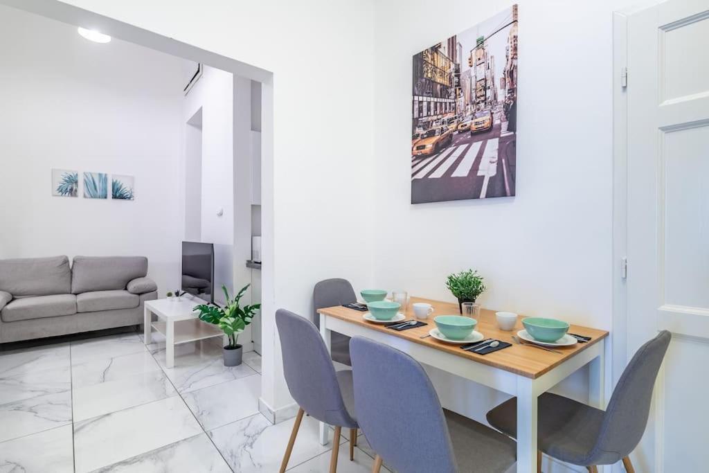Cityscape Budget Revay Budapest