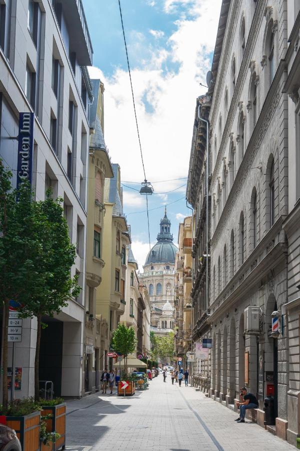 Luxury Peaceful By The St Stephen's Basilica Apartment Budapest