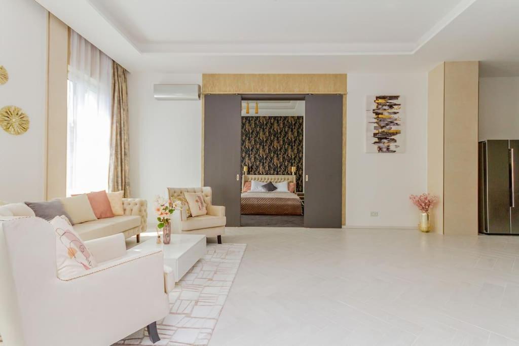 The Opulent Oasis By Newave Apartamento