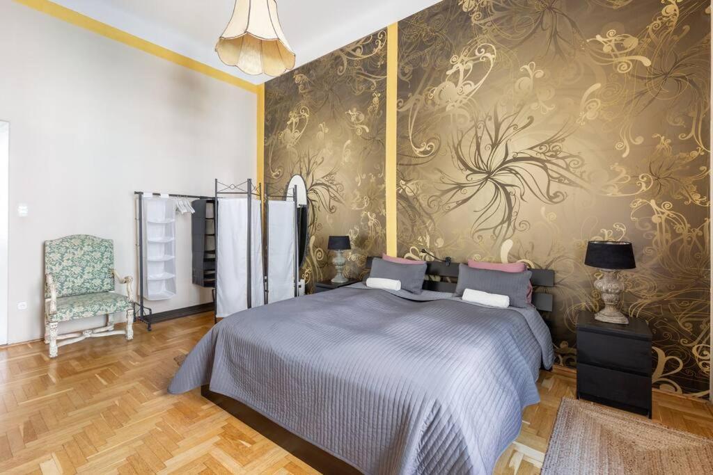 Bourgeois Boheme Apt. 88 M² Center Apartmán *