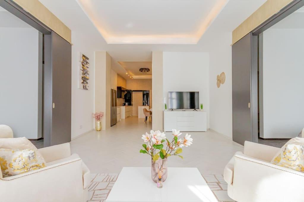 The Opulent Oasis By Newave Apartamento *
