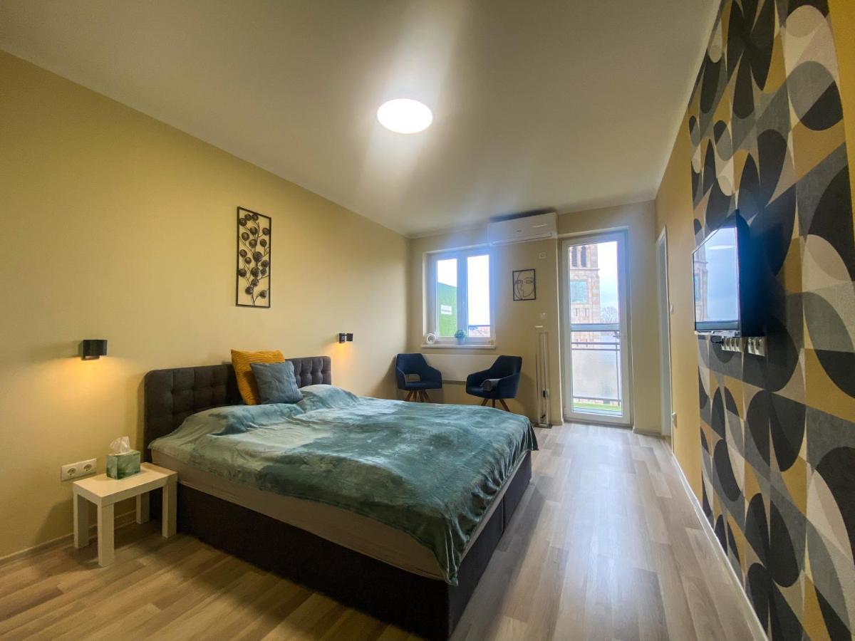 Fresh Smartly Designed Flat & Sunny Balcony Apartament *