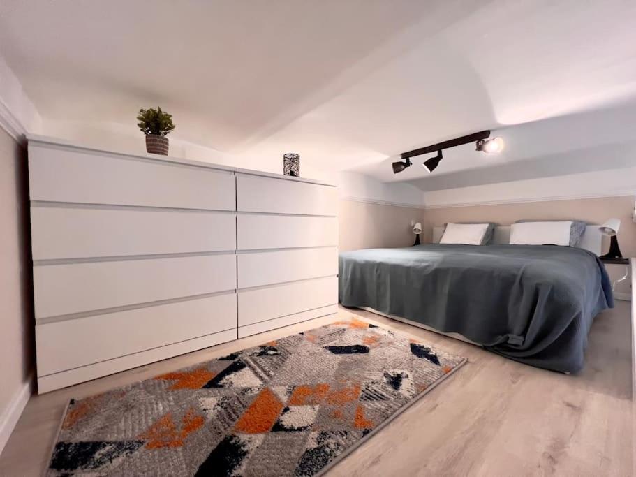 Apartment Cute Little In Downtown Budapest