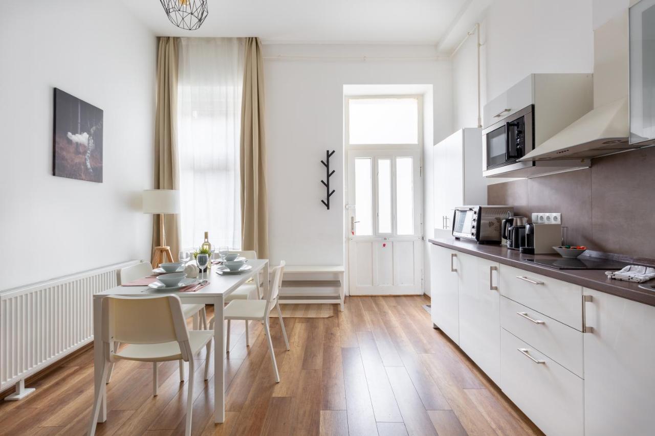 New, Centrally Located, But Quiet 4 Sleeper Apartment Budapest