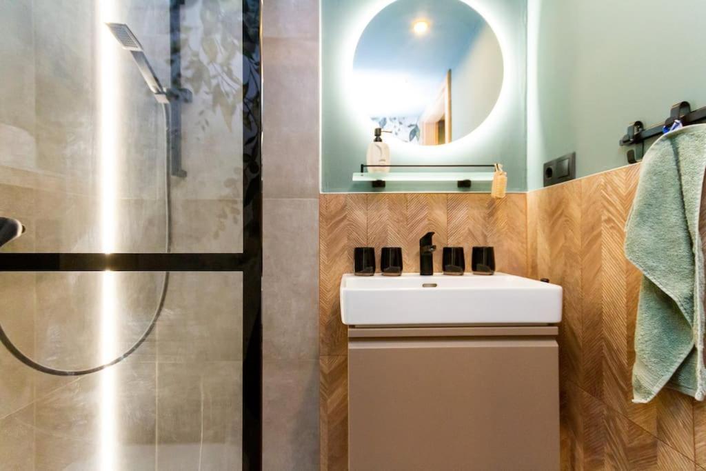 Chic Csengery By Newave Apartamento