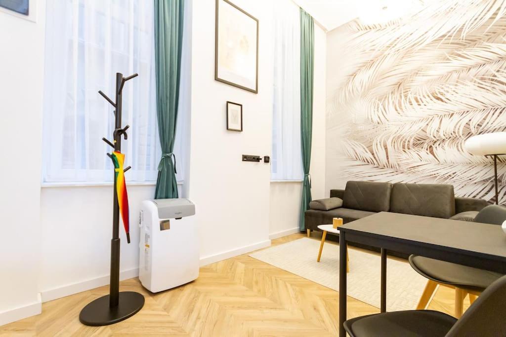 Chic Csengery By Newave Budapest