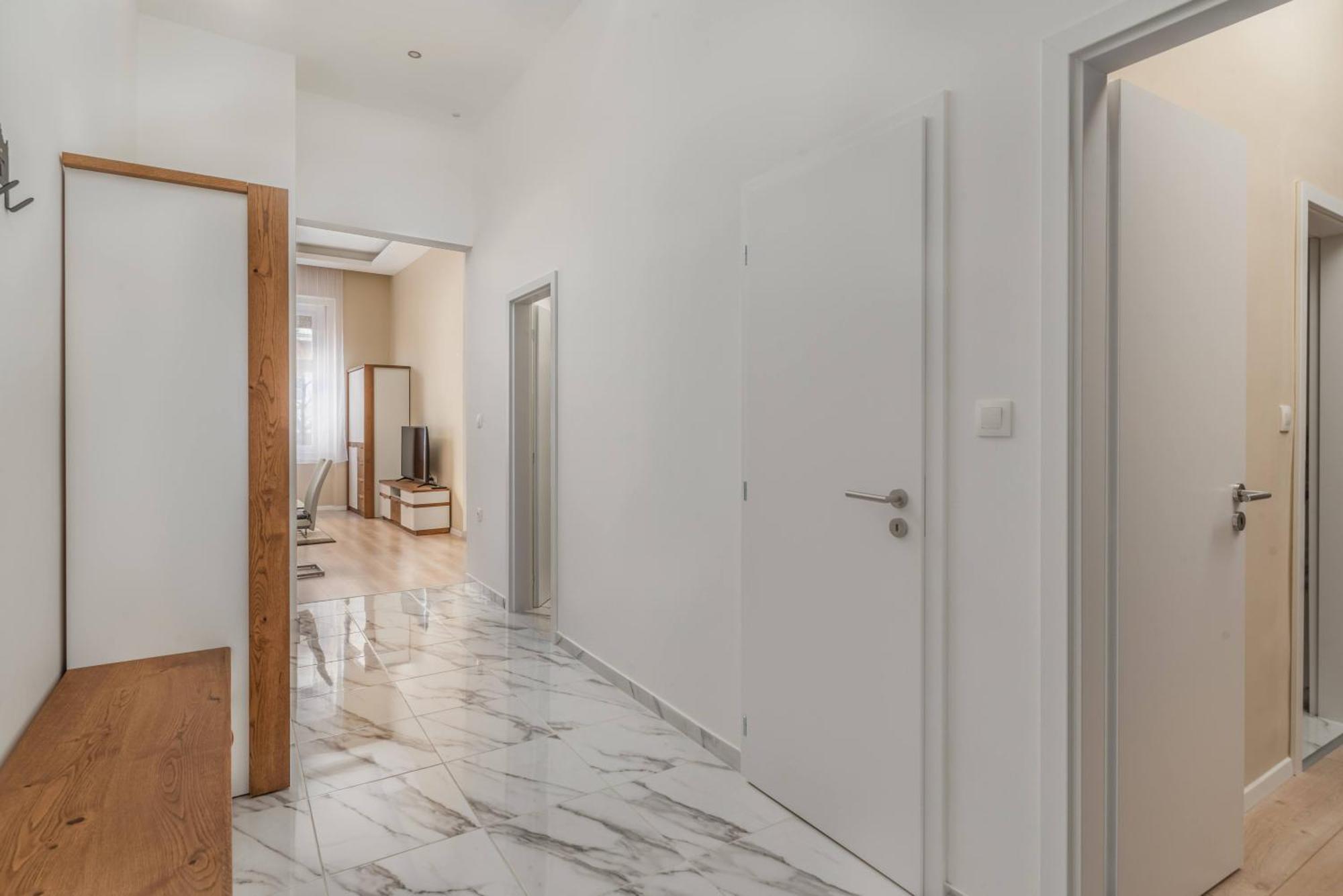 With 2 Bedrooms Near Gellert Thermal Bath Apartamento Budapest