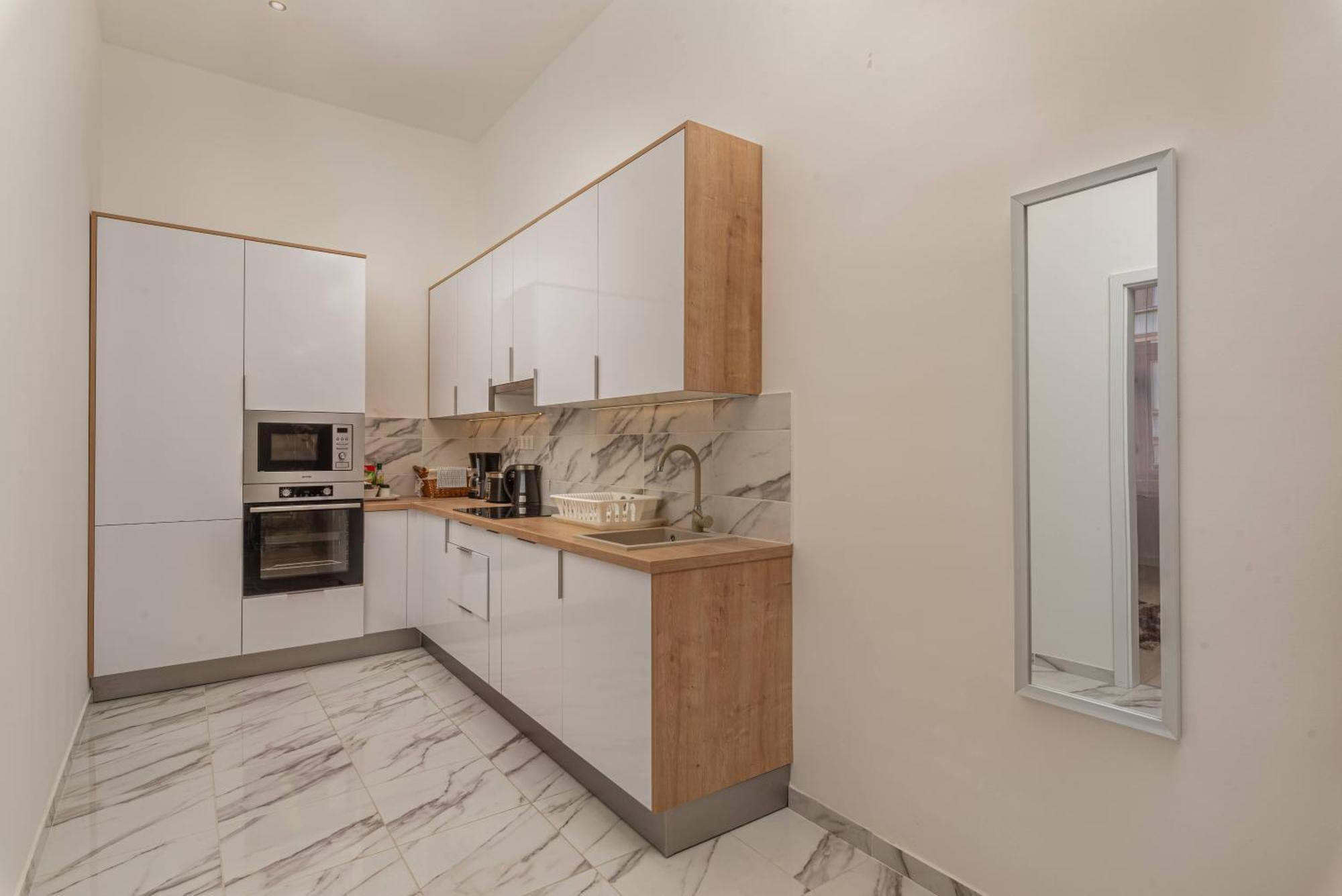 Apartamento With 2 Bedrooms Near Gellert Thermal Bath Budapest