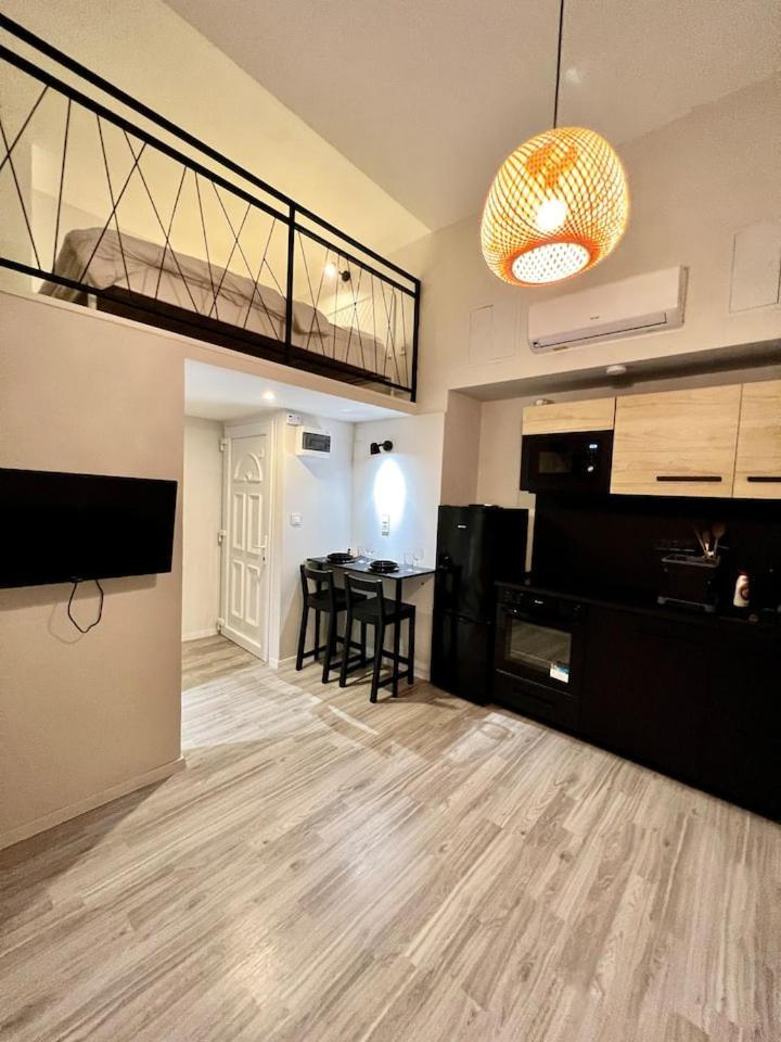 Amazing Studio In The Center Apartment *